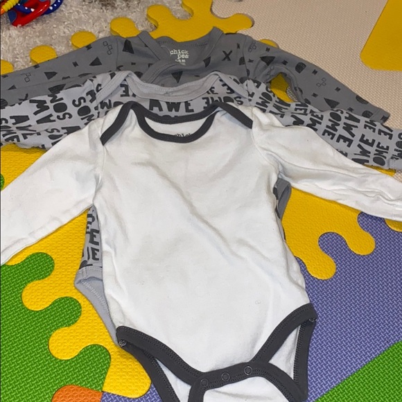 3 Pack Chick Pea Sleep & Play Onesies Size 6-9 - Picture 2 of 6